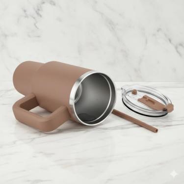 Imagem de Garrafa Canecão Térmica Inox 1300ml Parede Dupla com Alça e Canudo – Hidratação Prolongada – Inox Reciclado – Pintura a Pó Premium – Uso Diário, Academia e Viagem (Marron)