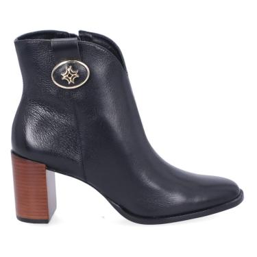 Imagem de Bota Cano Curto Couro Luz da Lua - 80470002 Luz Da Lua Preto  feminino