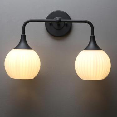 Imagem de PERMO Arandela de parede dupla preta vintage 2 luzes arandela de parede com branco leite com nervuras globo de vidro para banheiro espelho armários corredor escadas