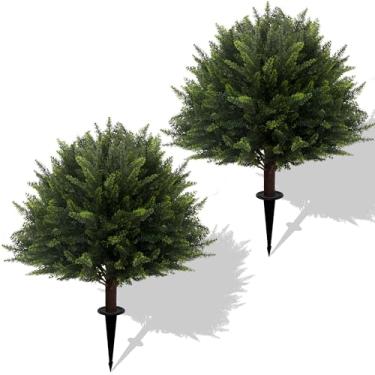 Imagem de Conjunto de 2 ciprestes artificiais, topiária de cedro artificial, arbustos perenes falsos resistentes a UV de 58 cm com ponta para varanda interna externa, jardim, plantadores
