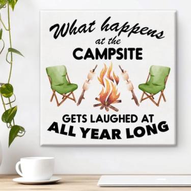 Imagem de Impressão de arte de parede em tela de acampamento para acampamento decoração de casa rústica What Happens at the Campfire Poster quadro emoldurado para decoração de parede 20 x 20 cm
