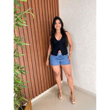 Imagem de Short Feminino Jeans Com Tachinhas Barra Desfiada D Vest