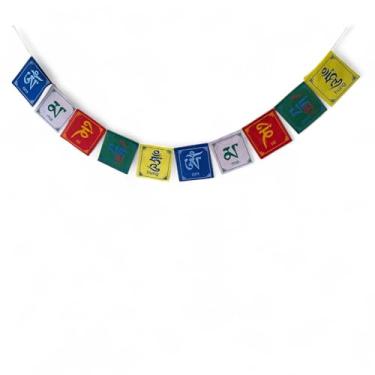 Imagem de Conjunto de 10 bandeiras de oração tibetana de Buda da Compaixão. Cinco cores tradicion...