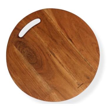Imagem de Vesta Homes Tábua de corte redonda de madeira | 30 x 30 cm | Tábua de cortar/travessa de servir para pizza, legumes, frutas, queijo e charcutaria | Madeira de acácia natural | Feita à mão na Índia