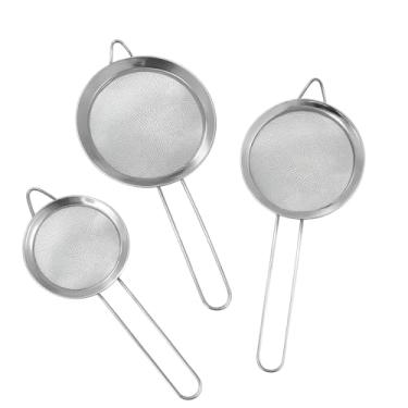 Imagem de Jogo 3 Peneiras em Aço Inox Resistente Luxo Para Coar Polvilhar Versátil, Durável, com Suporte para Panelas e Travessas, Resistente a Temperaturas e de Fácil Manuseio 8, 10 e 12cm