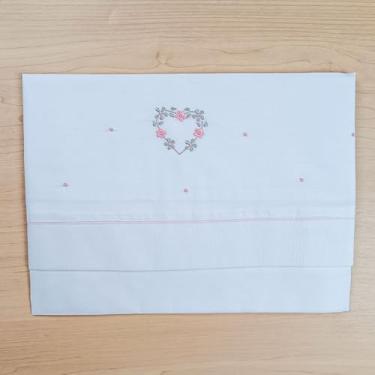 Imagem de Cueiro | Bordado à mão - Coração de florzinhas