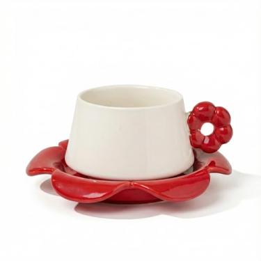 Imagem de ZRUBWII Caneca de café de cerâmica com alça de flor e pires de pétalas, branco e vermelho, 340 g, design floral moderno, conjunto de 2 peças
