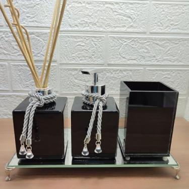 Imagem de Kit Lavabo em Vidro com Saboneteira, Aromatizador, Porta Escova e Bandeja Espelhada – Organização e Sofisticação para Banheiro Luiggi Presentes® (Preto e Prata)