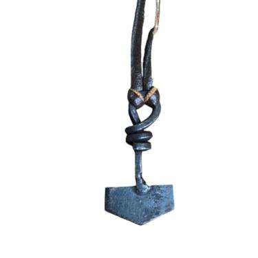 Imagem de Pingente Focal do Martelo do Thor de Ferro Forjado Medieval Preto