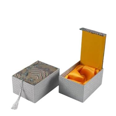 Imagem de Only My Live Home Caixa de armazenamento de joias chinesa de brocado de seda com enchimento de algodão, estojos de embalagem vintage para colar pulseiras presentes (prata, 14 x 10 x 7 cm