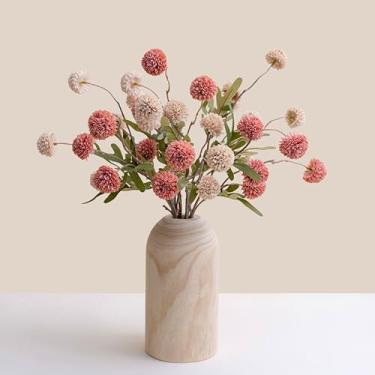 Imagem de Flores artificiais com vaso de madeira – arranjo floral de pompom de crisântemo bege e rosa para mães de caule longo – Decoração rústica de outono para sala de estar, mesa de jantar, entrada ou