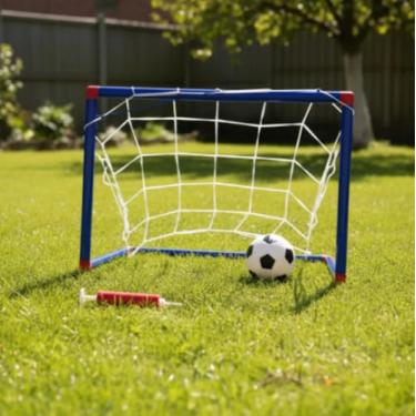 Imagem de Kit Gol Infantil com Bola e Bomba, Trave de Futebol Portátil para Crianças, Estrutura Azul e Vermelha com Rede Branca, para Uso Interno e Externo, a partir de 3 Anos