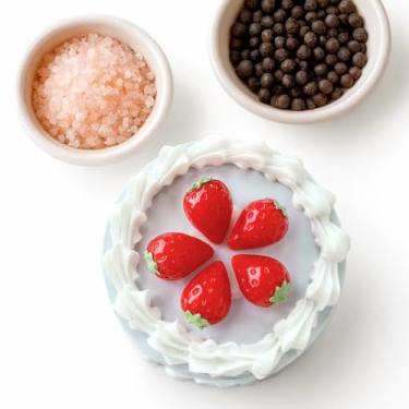 Imagem de Moedor de especiarias fofo de 6 cm – Estilo de bolo de morango para pimenta, temperos e ervas – Presente de cozinha