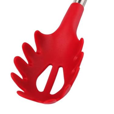 Imagem de Pegador de Macarrão 33cm em Silicone e Metal – Colher Vazada Resistente, Antiderrapante e Ideal para Massas. Cores sortidas.