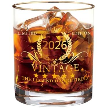 Imagem de Presentes de aposentadoria 2025 para homens, pai, avô, marido, amigos, The Legend Has Retired 2025 copos de uísque 368 g, presente engraçado aposentado, decorações de festa de aposentadoria, presentes