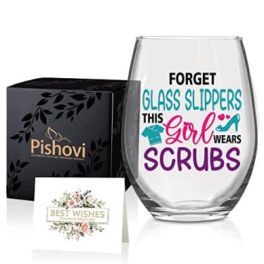 Imagem de Pishovi Esqueça os chinelos de vidro This Girl Wears Scrubs taça de vinho com caixa de presente, de Natal para enfermeiros, médicos, higienistas, assistentes, médicos,