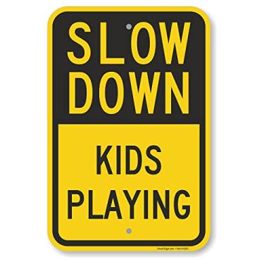 Imagem de SmartSign Placa de metal Basics 45,7 x 30,5 cm "Slow Down - Kids Playing", composto de alumínio de 120 mm (ACM), material refletivo de grau de engenheiro, preto e amarelo