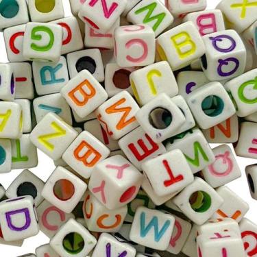 Imagem de Miçangas de Letras Coloridas Dado Branco Letrinhas Entremeio 600pçs Pa