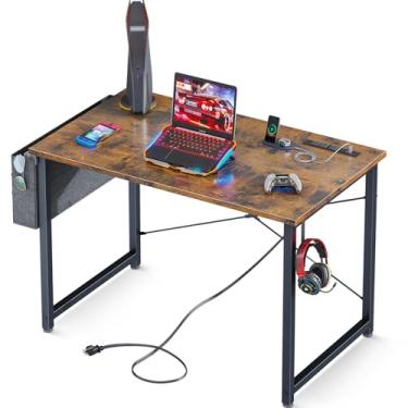 Imagem de AODK Mesa de computador pequena de 81,2 cm com tomada elétrica para espaços pequenos, escritório em casa, escritório, estudantes, secretárias, PC, com bolsa de armazenamento, gancho de fone de ouvido,