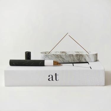 Imagem de Suporte de incenso de concreto com padrão de mármore, com uma caixa de incenso de cedro, 18 cm, bom para bandeja de incenso, um presente poético e artístico para ioga e meditação (cinza)