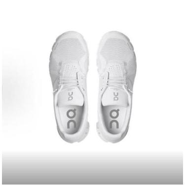 Imagem de Tênis de corrida ON Cloud 5, de cano baixo, casual para homens, branco