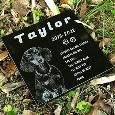 Imagem de AXEN Pedra memorial para animais de estimação, pedra de granito preto, lápide de cachorro, placa memorial de animal de estimação, marcador de sepultura com imagem, personalizado 15 cm x 15 cm
