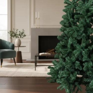 Imagem de Árvore De Natal Pinheiro Verde Sala Natal Família Natalina Festa Fim A