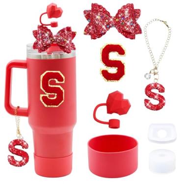 Imagem de Liangang Conjunto de acessórios de copo Stanley vermelho 7 peças para copo Stanley Cup 850.5 g 1,134.0 g copo com alça, incluindo tampa de cobertura de palha de coração, pingente de letra, laço