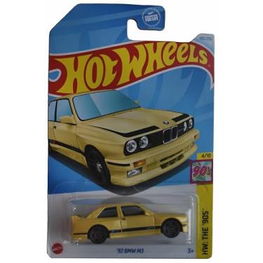 Imagem de Hot Wheels '92 BMW M3, The '90s 4/10 [Yellow] 195/250