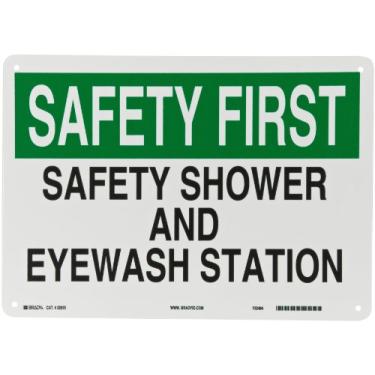 Imagem de Brady 22655 Placa de primeiros socorros B-401 de 35,5 cm de largura x 25,4 cm de altura, verde e preto sobre branco, cabeçalho "Safety First", legenda "Safety Shower And Eye Wash Station"
