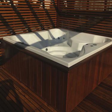 Imagem de Spa Flower Spacril com Hidro - Top Line Branco