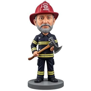 Imagem de Bobblehead de bombeiro masculino, machado - segurando pose em uniforme, presente exclusivo de 2025 para aposentadoria/promoção/apreciação, profissionais de combate a incêndios e colegas, lembrança