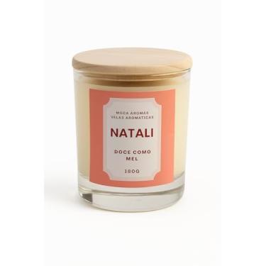 Imagem de Natali - Vela Aromática perfumada 180G. AROMA FRUTAL DOCE. Cera 100% vegetal, essências livres de ftalatos e parabenos, pavio 100% algodão.