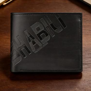 Imagem de Carteira masculina moderna preta horizontal de camurça com estampa magnética de grande capacidade, detalhes de tecido elegante com aba magnética e interior espaçoso para notas e cartões