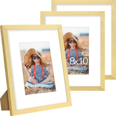 Imagem de Vittanly Conjunto de 3 porta-retratos 20 x 25 cm, exiba imagens 13 x 17 com tapete ou 20 x 25 sem tapete para montagem na parede ou mesa, molduras para decoração de parede, madeira projetada, ouro