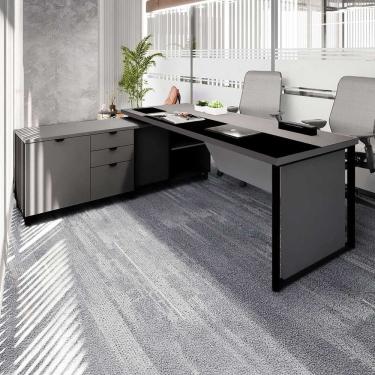 Imagem de Mesa de Escritório Executiva 200cm com Armário Lateral e Caixa de Tomadas Corporate Cinza Sagrado / Preto