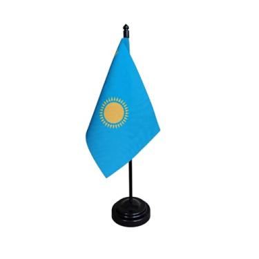 Imagem de Bandeira de Mesa do Cazaquistão, 26cm Altura Total, 18x11cm Tecido Oxford, Face Única, Multicolorido, Base Plástica, para Escritório, Eventos e Decoração