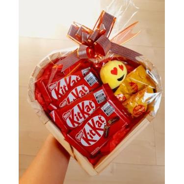 Imagem de Cesta de Coração com Chocolate e Emoji Lindissimo
