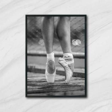 Imagem de Quadro Fotografia Pernas De Bailarina 45X34 Com Vidro Preta - Quadros 