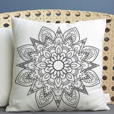 Imagem de Almofada Estampada Mandala 40x40cm Indira Preto - FASTLAR
