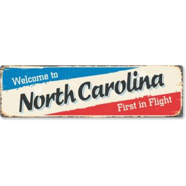 Imagem de SmartSign Placa de metal vintage Welcome To North Carolina State "First In Flight", 40 mil alumínio à prova de ferrugem com sobretudo transparente, decoração de parede retrô, multicolorido