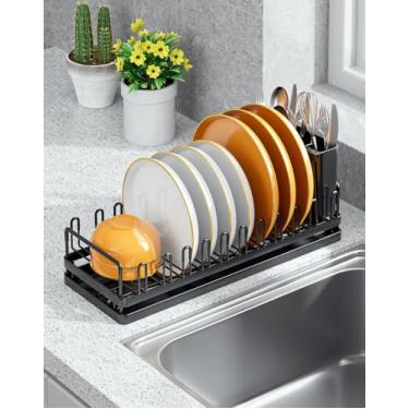 Imagem de OKZEST Escorredor de pratos pequeno para balcão de cozinha, escorredor de pratos com tapete de secagem, organizador de pratos antiferrugem com suporte de talheres para armários de cozinha, trailers