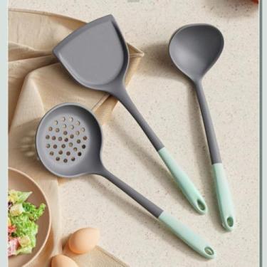 Imagem de Kit UtensíLios de Cozinha Silicone de 11，Colher de Silicone para Cozinha Preto ，Cabo de Madeira，Esteticamente AgradáVel e Elegante，Adequado para Cozinhar Todos Os Tipos de Iguarias(Verde e Cinza)