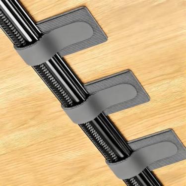 Imagem de 50 peças de abraçadeiras de gancho e laço, gerenciamento de cabos sob a mesa, tiras de clipes autoadesivos, organizador de cabos aderentes, organizador de fios para TV, PC, laptop, mesa Ethernet