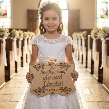Imagem de Plaquinha Placa Casamento Lá Vem A Noiva MDF Personalizada Frases Entrada Noiva Pajem Daminha (Lá vem a noiva, MDF Cru) (Não foge não ! Ela está linda!;, MDF Cru)