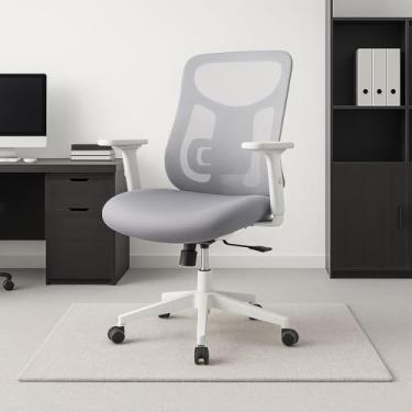 Imagem de Cadeira de Escritório Even Ergonômica, Diretor, Tela Mesh Cinza, Base Branca com Rodízios, Suporta 150kg, Certificada NR17