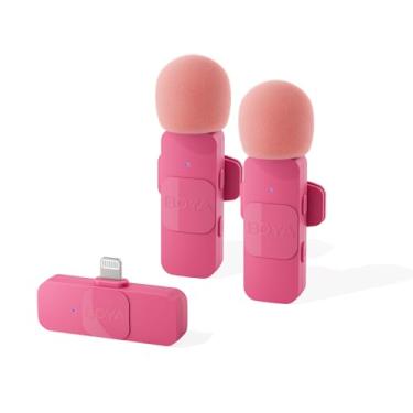 Imagem de BOYA BY-V2-P Microfone de lapela sem fio rosa para iPhone - Plug Play Clip on Lapel Mini microfone para Tiktok YouTube Facebook Live Stream Vlog Gravação de vídeo