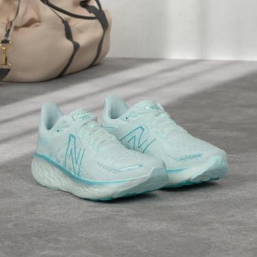 Imagem de New Balance Fresh Foam X 1080 V12 Tênis de corrida feminino, Ciano brilhante/azul virtual, 5 Wide