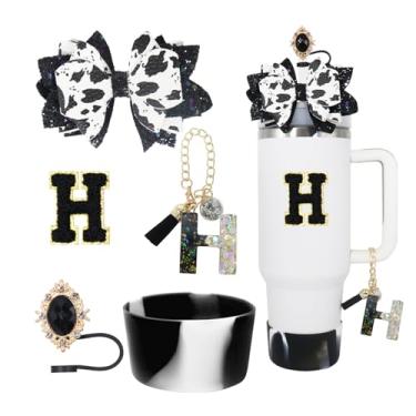 Imagem de RENUIS Conjunto de 5 peças de acessórios para copos Stanley 30 e 1,134 g com alça, incluindo topo de palha, bota de silicone com glitter, decoração de arco de palha, pingente de letra de identificação