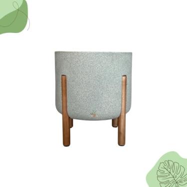 Imagem de Vaso para planta Mônaco tamanho P, cilíndrico com pé em madeira design moderno (Cimento)